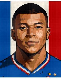 Kylian Mbappé – Star du Football en Pixel Art Briques